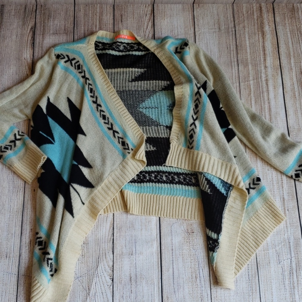 💟Llove Aztec Sweater